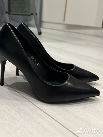 Черные туфли 38 размера