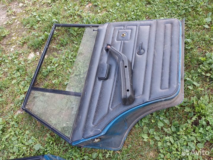 Двери задние левая и правая (в сборе)