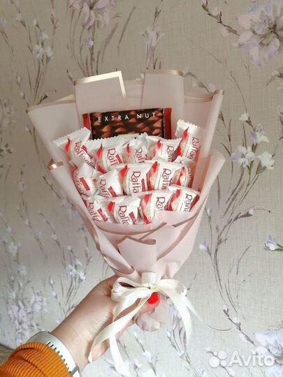 Съедобный букет из Рафаэлло на 1 сентября