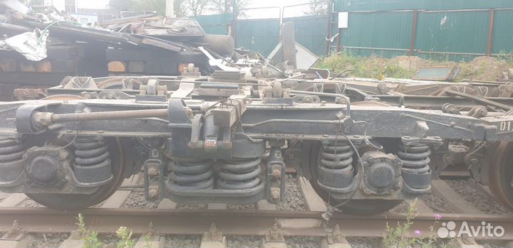 Тележки с колесными парами от пассажирского вагона