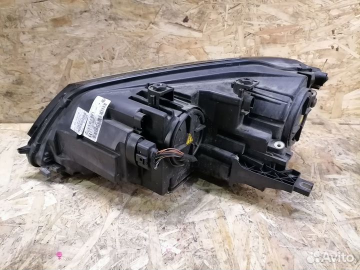 Фара правая ксенон Volkswagen Sharan 7N 1.4T CAV