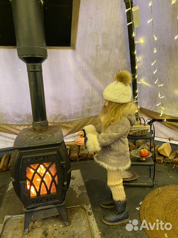 Шапка с натуральным мехом енота