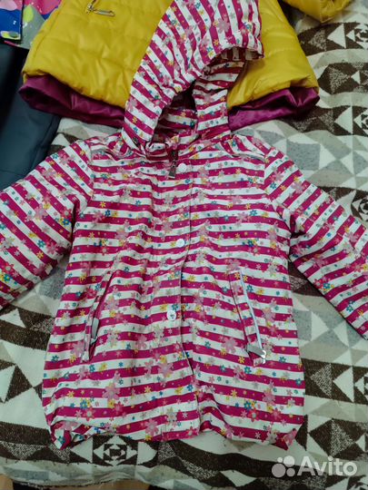 Куртки на девочку 98-104