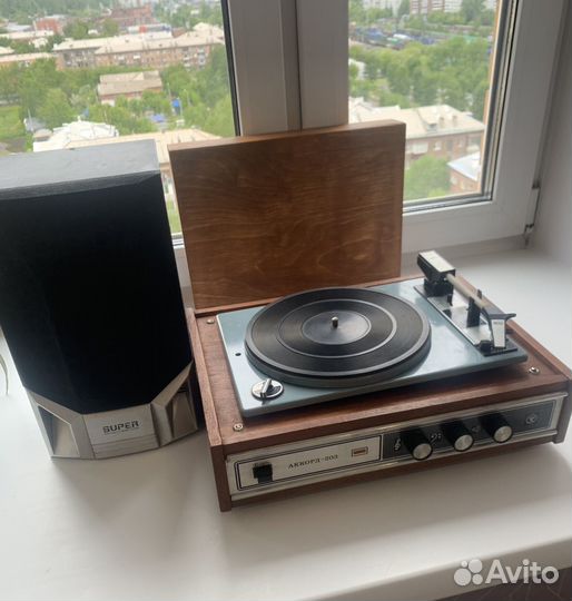 Проигрыватель винила(в резерве для Максима)