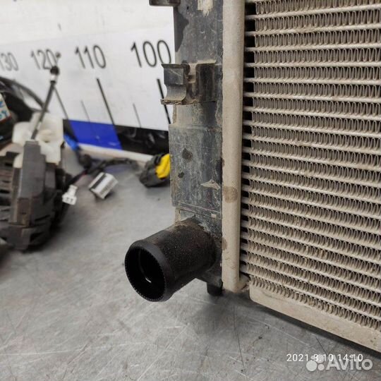 Радиатор двс Hyundai Santa Fe 2 D4HB 2010