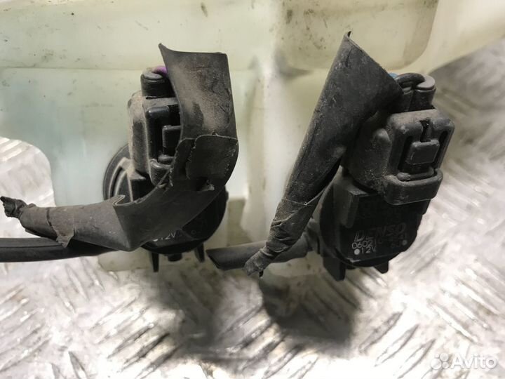 Бачок омывателя Toyota Prius 20 (Тойота Приус 20)