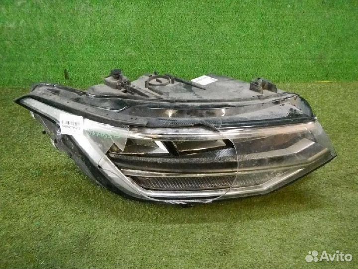 Фара правая Volkswagen Tiguan