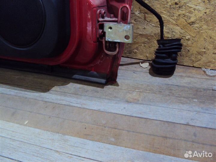 Дверь передняя левая Volkswagen Golf 4 1J1 / 1J5