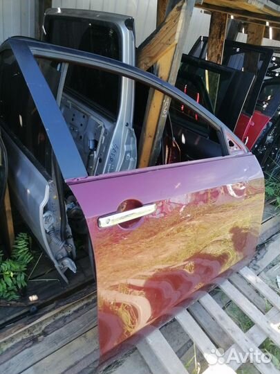 Дверь передняя правая Nissan Almera G15 1.6 k4m