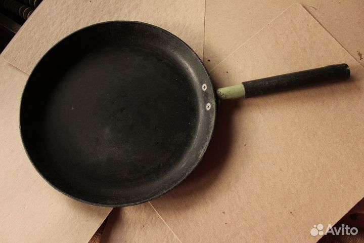 Чугунная сковорода