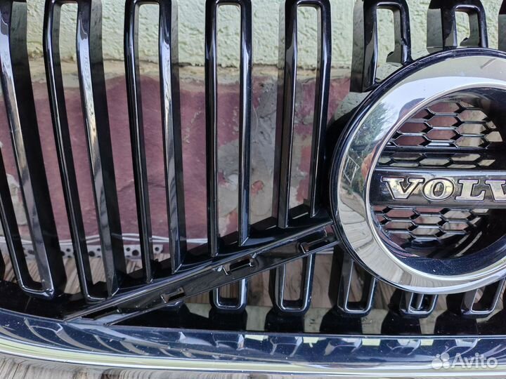 Решетка радиатора Volvo XC60 2 31425533