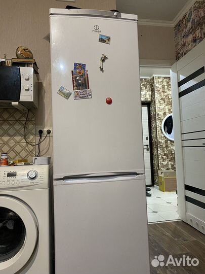 Холодильник бу индезит