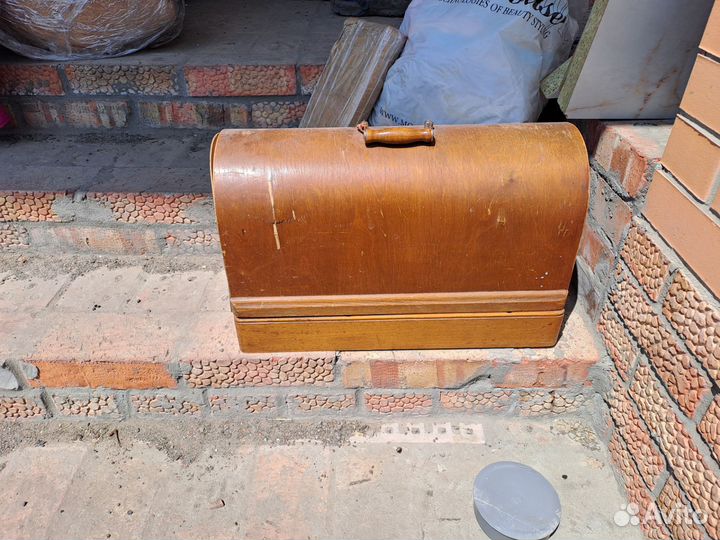 Швейная машина Singer