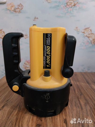 Фонарь Cordless spotlight 1,000,000