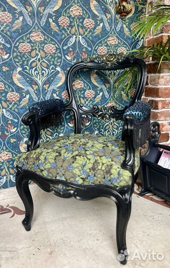 Дизайнерское кресло