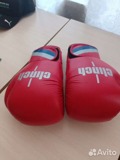 Боксерские перчатки 10 oz clinch