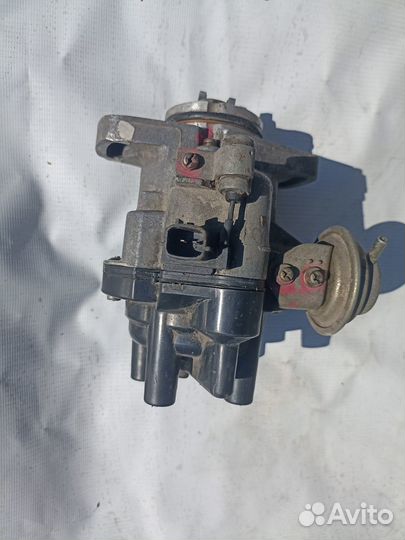 Трамблёр Nissan avenir 1992