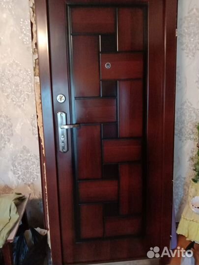 Продам входную дверь бу