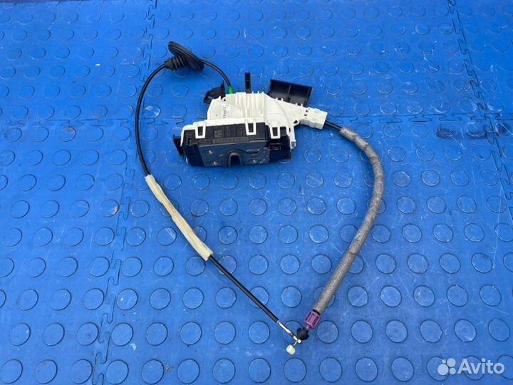 Замок передний правый Mercedes E 500 W207 273.966