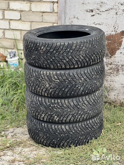 Nokian Tyres Hakkapeliitta 8 215/55 R17 19B