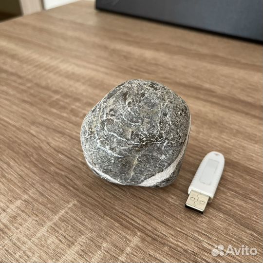 Камень с символом 