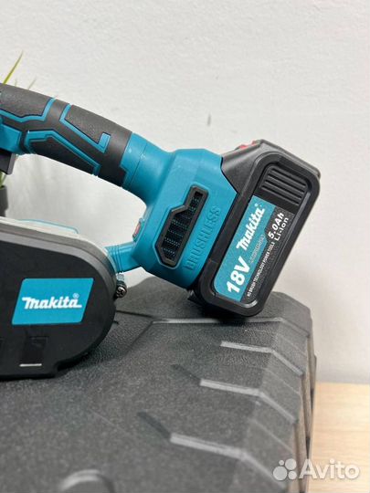 Цепная пила аккумуляторная Makita 18v