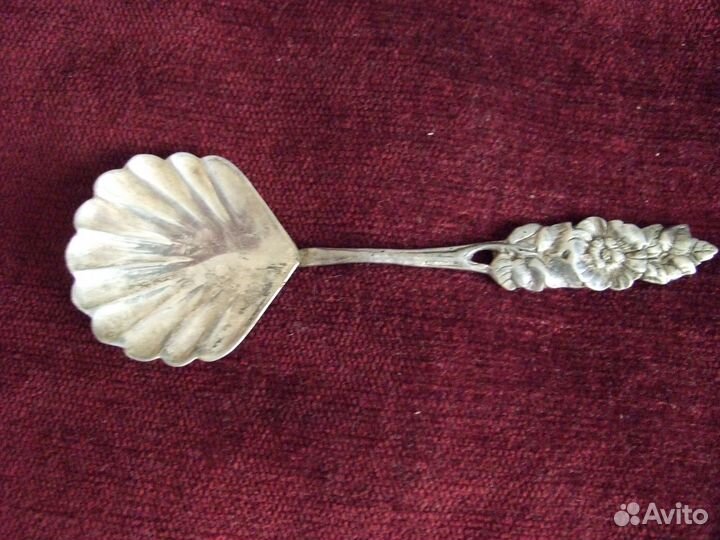 Серебряная сервировочная ложечка