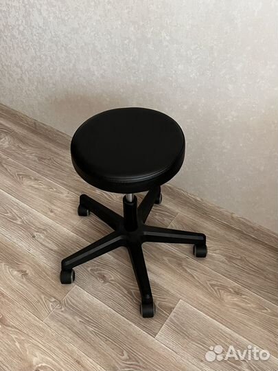 Стул для мастера бьюти