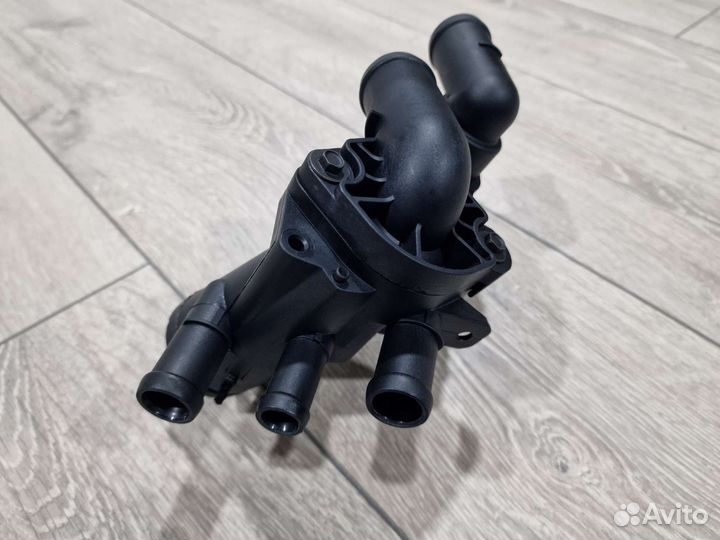 Корпус термостата в сборе 1.4 VW Polo 4, Skoda