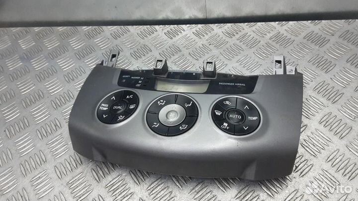 Блок управления климатической установкой Toyota RA