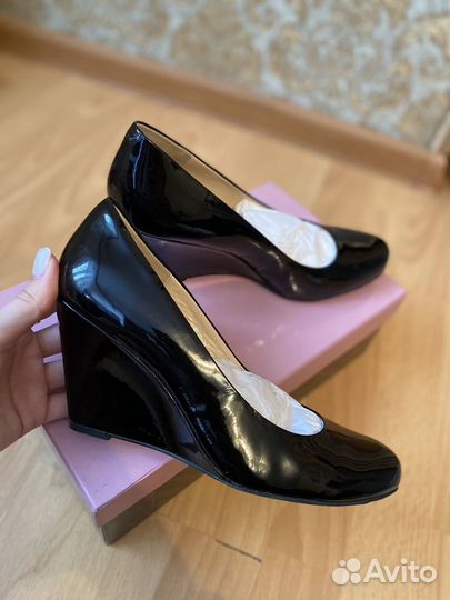 Туфли на танкетке