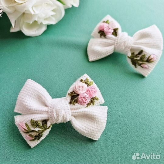 Бантики с вышивкой