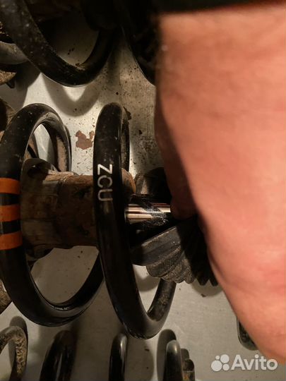 Передние амортизаторы в сборе и задние пружины