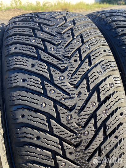 Nokian Tyres Hakkapeliitta 8 225/45 R18 и 255/40 R18