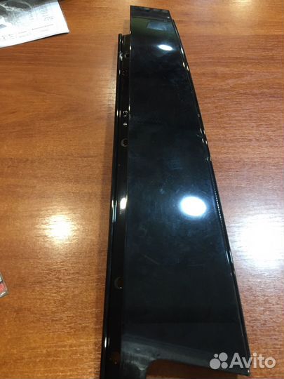 Накладка задней правой двери бмв е71