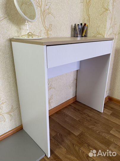 Туалетный столик