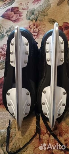 Коньки хоккейные