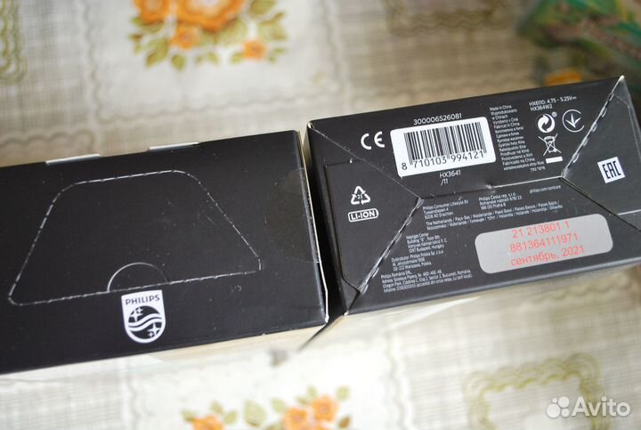 Электрическая зубная щетка Philips HX3641/11