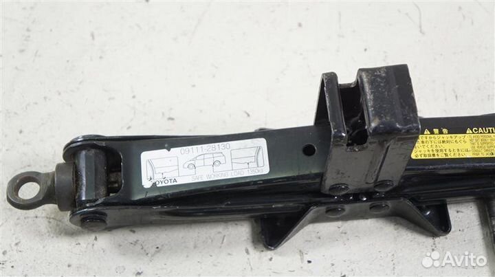 Домкрат Toyota Estima AHR20 2azfe