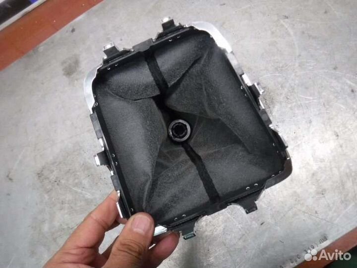 Рукоятка рычага кпп с облицовкой Volkswagen Tiguan