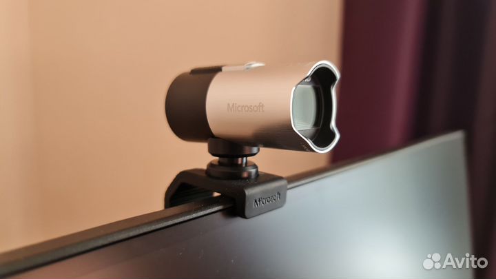 Веб-камера Microsoft LifeCam Studio