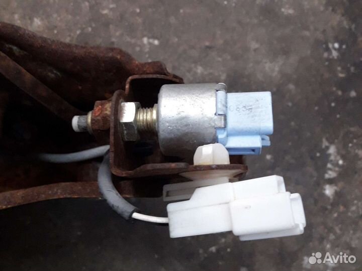 Педаль тормоза Toyota crown S170