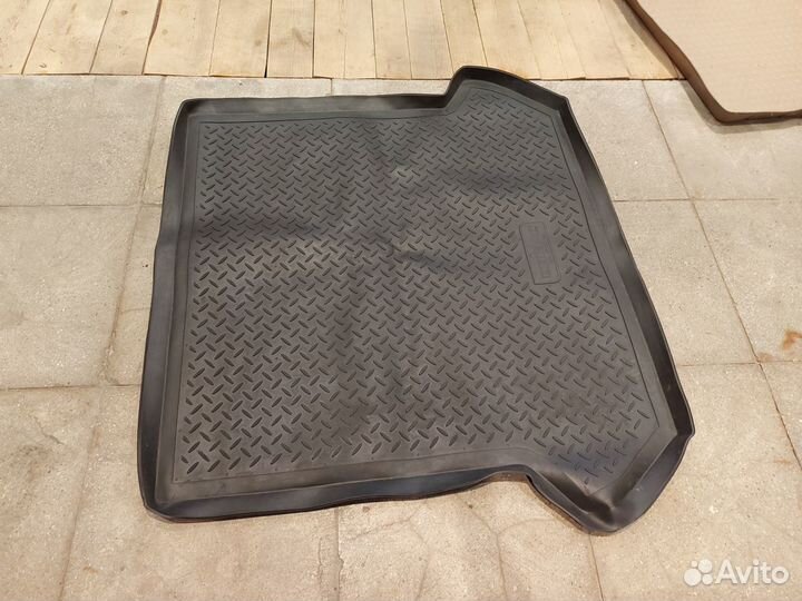 Продам ковер багажника для Вольво хс 90 (2008-15)
