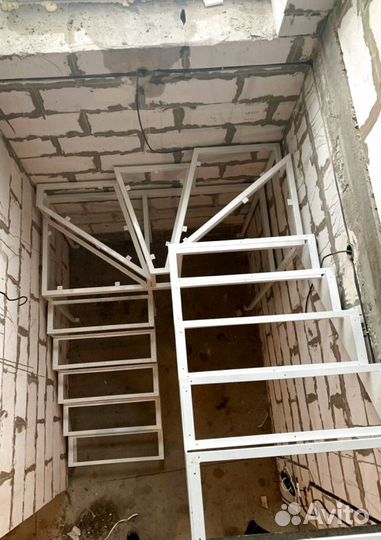 Металлические каркасы для лестниц