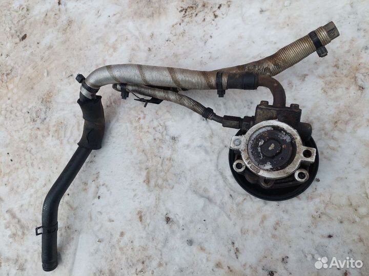 Насос гура Ssangyong Action New 2.0 ат