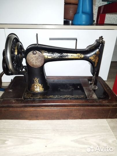 Швейная машинка Зингер
