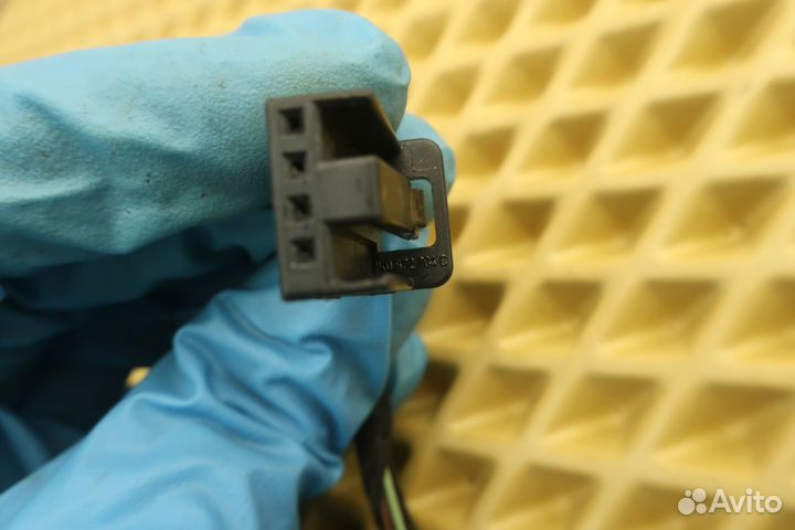 Разъем VAG 1K0972704C