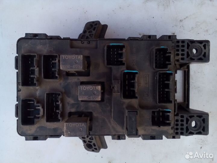 Блок предохранителей авенсис т 220