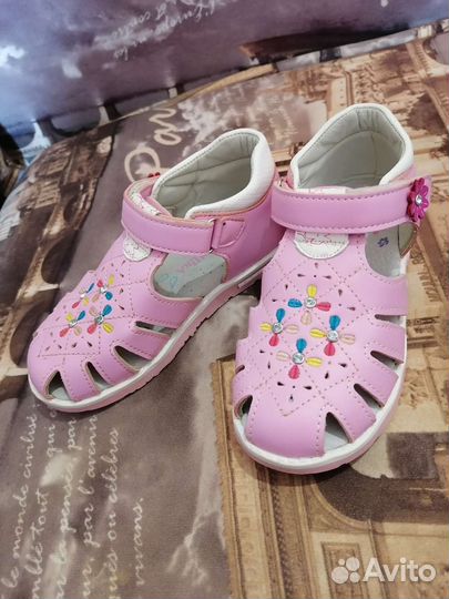 Сандалии для девочки