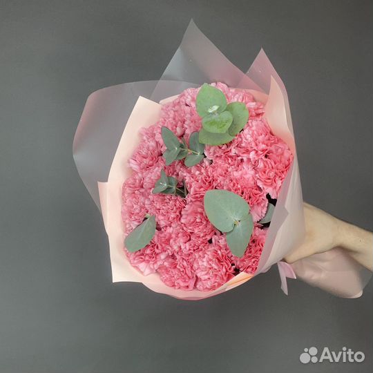 Гвоздики в наличии